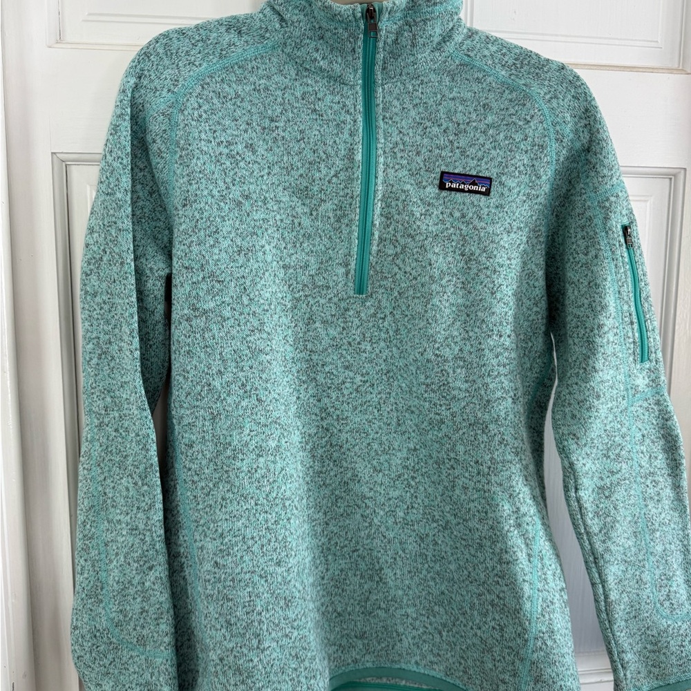 Patagonia women’s better sweater. Aqua Fleece Pullover
